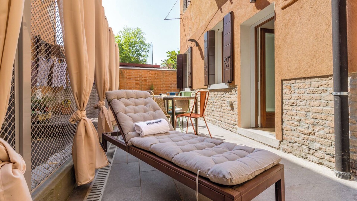 Longa Apartment | MURANO Place | MISTRO House rental