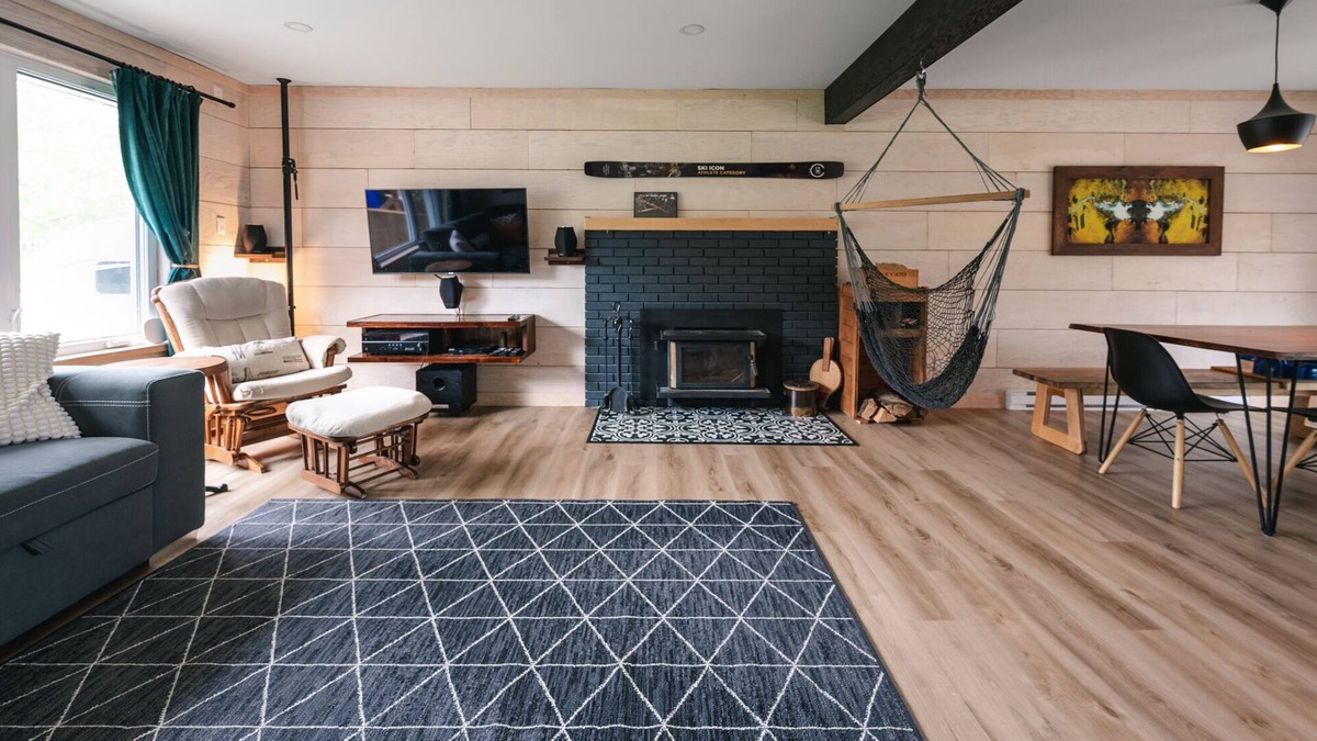 Murdochville House | Murdoch Beach House - Fireplace and Sauna