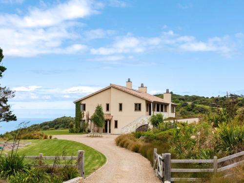 Muriwai Villa | Muriwai Estate