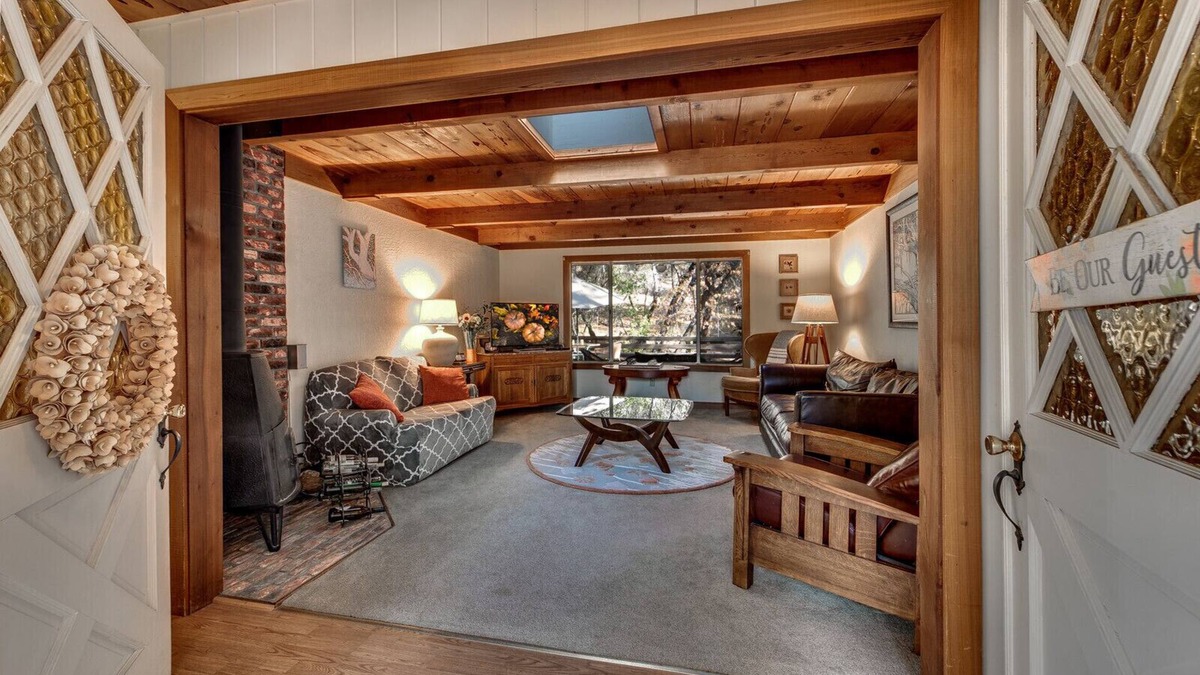 Murphys House | Murphys Getaway - Enjoy Wineries, Hiking, Concerts, Shopping & Small Town Charm