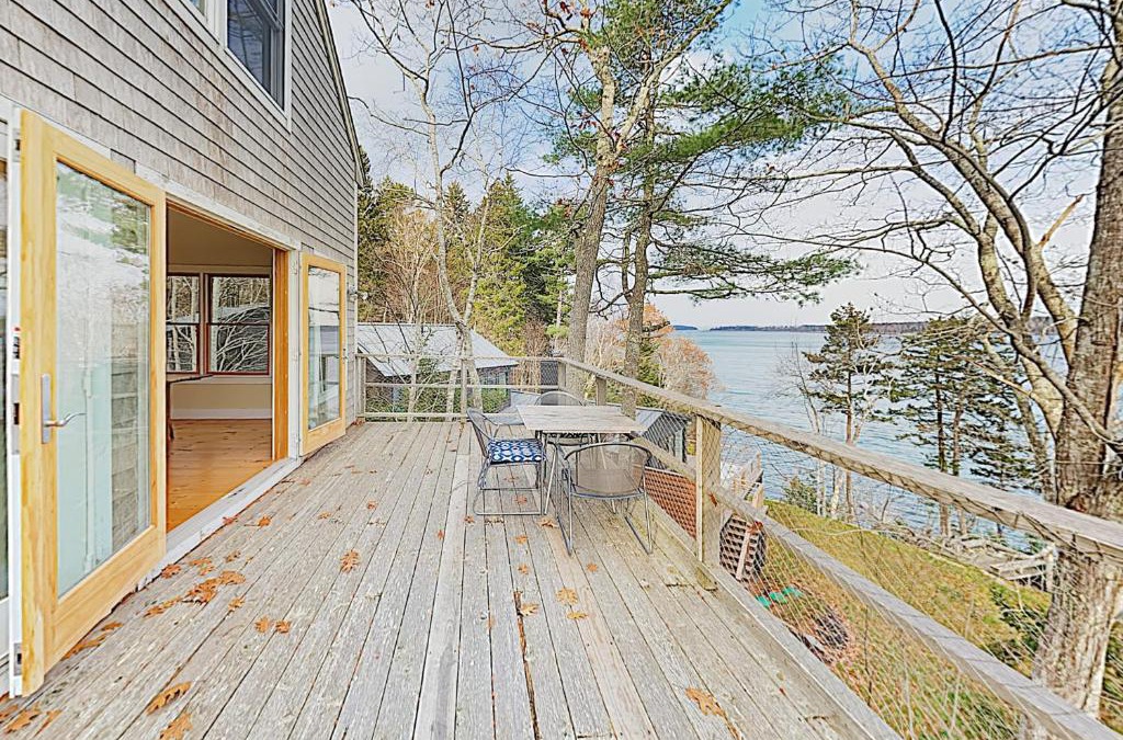 Round Pond House | Muscongus Sound Lookout