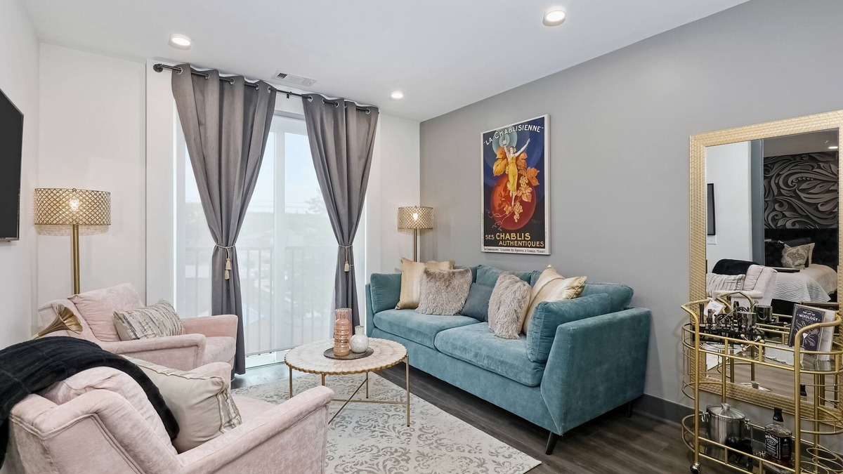 Rolling Mill Hill Condo | Muse | Classy downtown condo with AC, rooftop lounge & fitness room