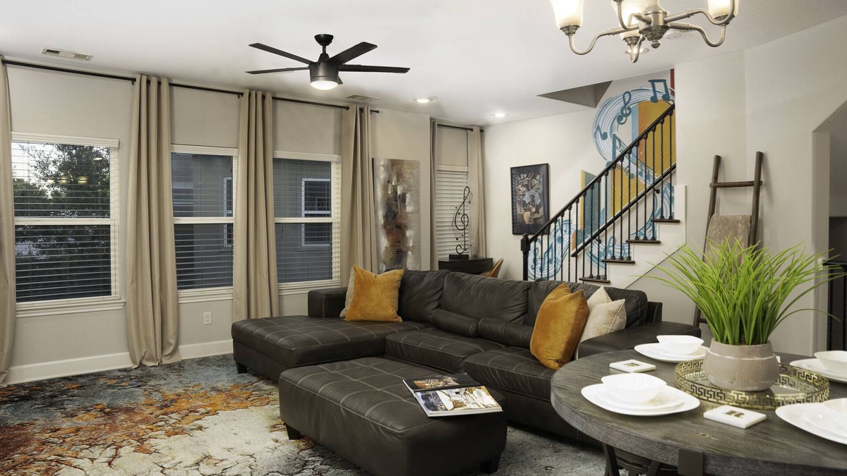Greater East End House | 🎵Musical Getaway in East Downtown |Luxury Townhome
