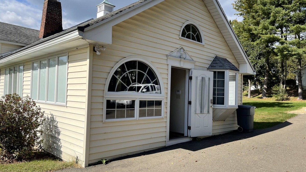 North Haven House | Musical Themed Remodeled 2-bed 1-bath Apartment