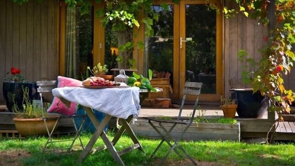 Musk House | Musk House- Pet friendly- country style cottage 10% discount off weekly stays