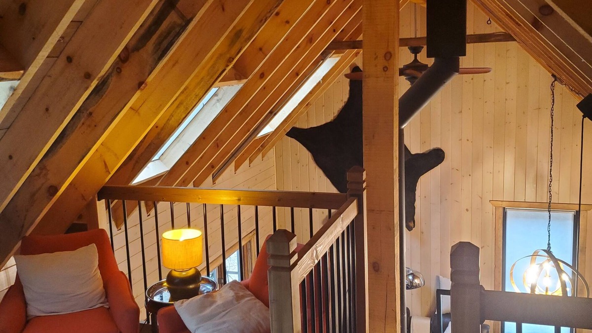 Bracebridge Cabin | Muskoka Cabin, Vacation home rental, Muskoka cottage, Bear Den Muskoka, cottage