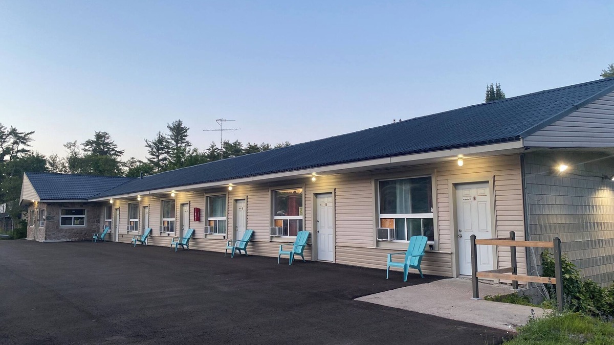 Gravenhurst Hotel | Muskoka Nights Motel