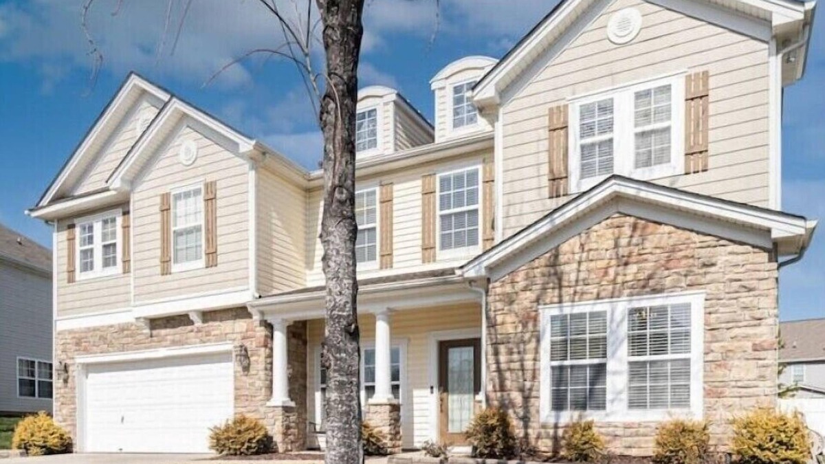 Charlotte House | Must See! Amenity filled home-quiet neighborhood!nn
