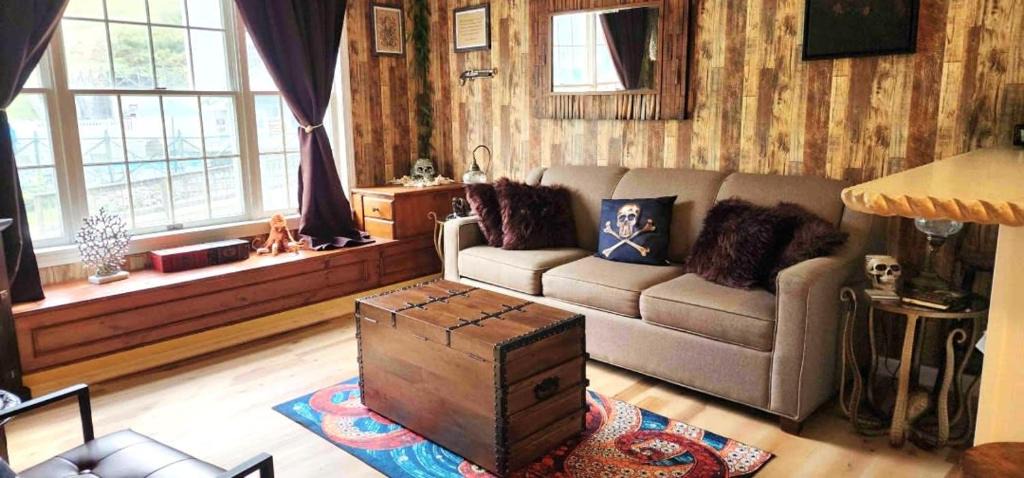 Hancock Apartment | Must See Pirate Suite Ski On Off Jiminy - Mtn View Fully Redone Decor
