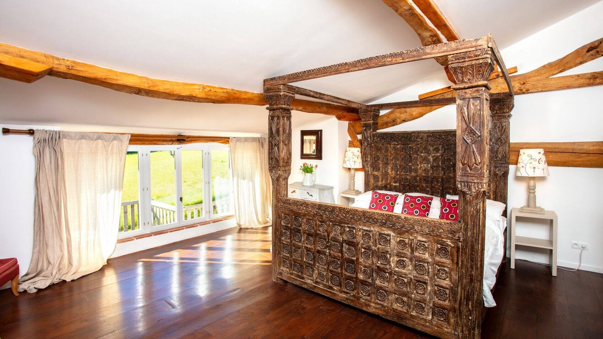 Beauville House | Mutley Barn over looks the unspoilt country-side with floor to ceiling windows.