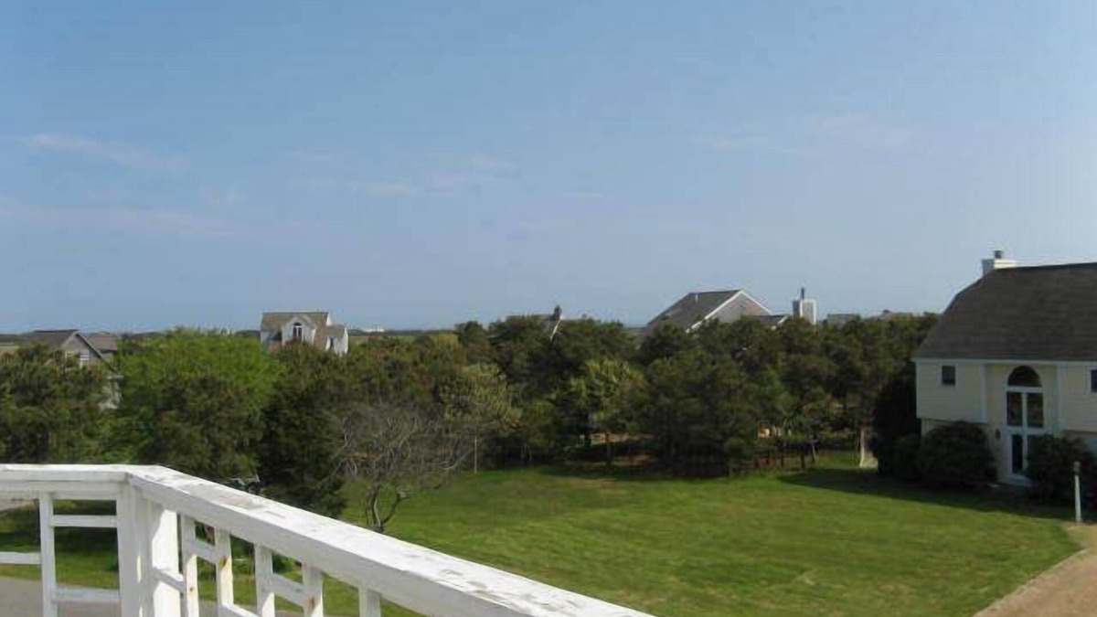Katama House | MV Beach Escape - Spacious Katama Beach House. nBooking for 2026