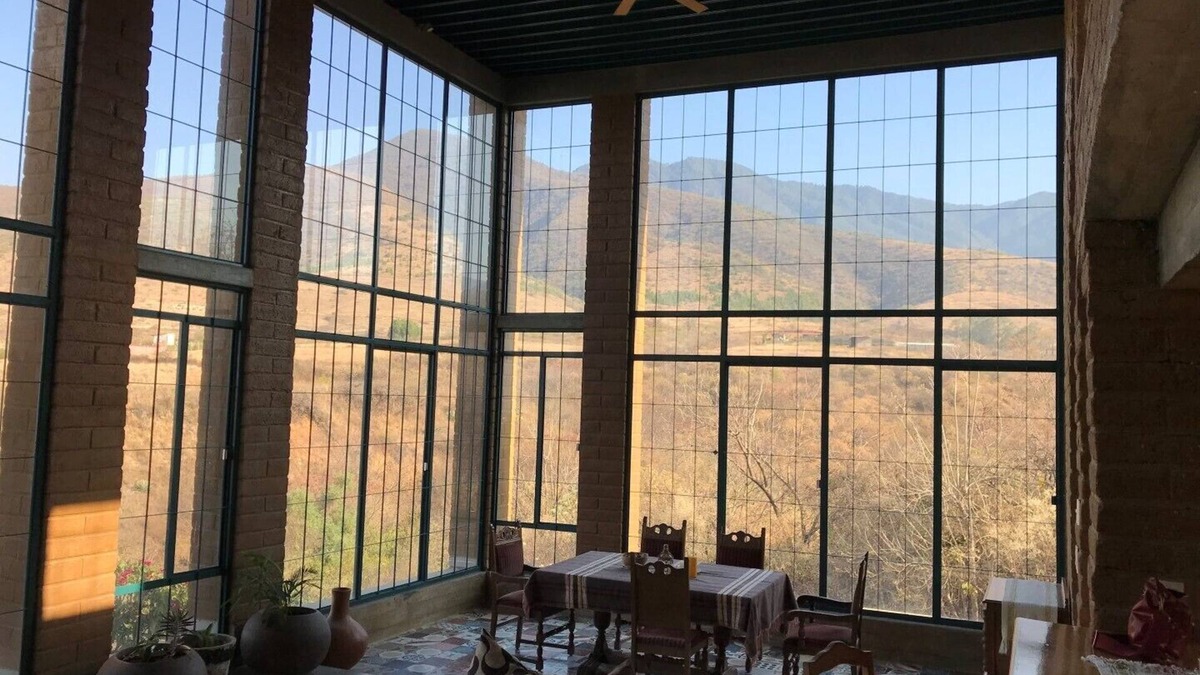 San Andres Huayapan House | Spacious and secluded Architectural gem with stunning mountain views.