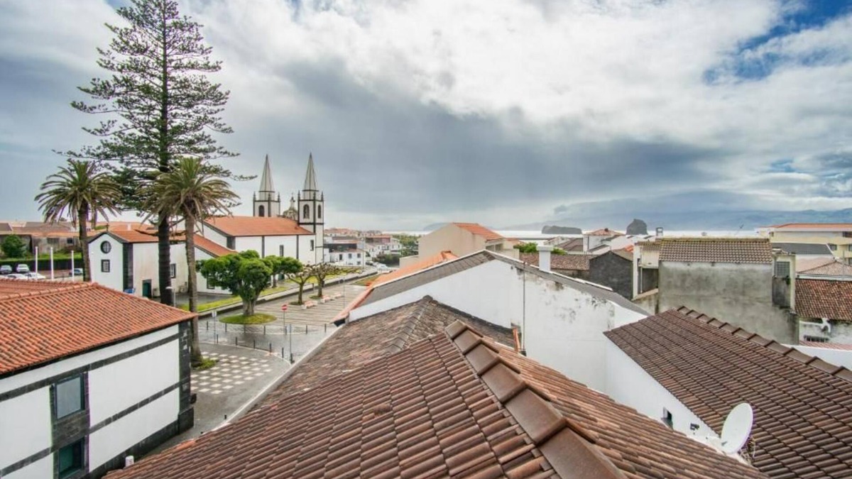Pico Island Apartment | My Bed in pico