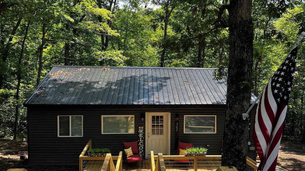 Clarkson Cottage | “My Brother’s Place” at Nolin Lake