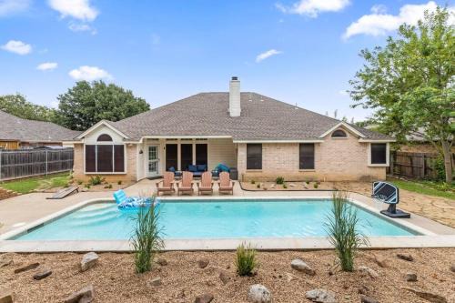 North Richland Hills Villa | My Extraordinary Villa & Pool