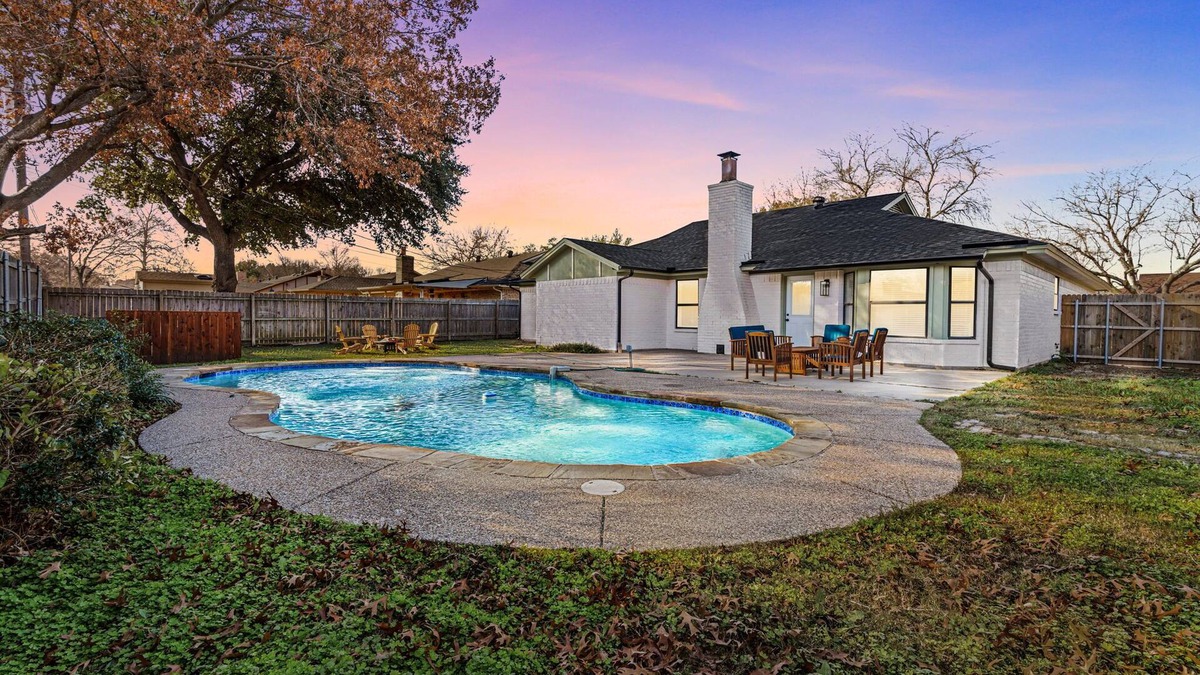 North Richland Hills Villa | My Golden DFW Villa & Pooln