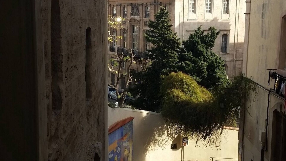 Hotel-de-Ville Apartment | My nest in Accoules