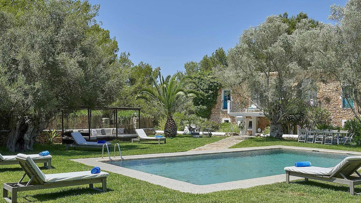 Can Furnet Villa | My Rental Homes - Villa Roger with private pool, BBQ and large garden
