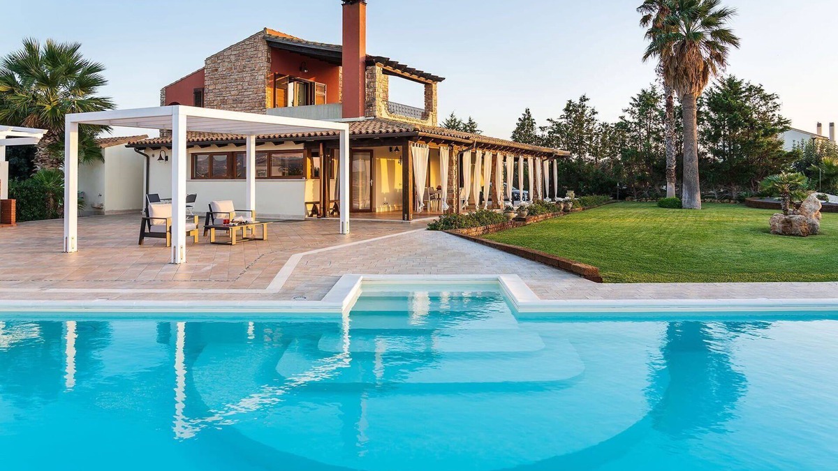 Paceco Villa | My Rental Homes - Villa Heaven with huge garden, a private pool and BBQ area