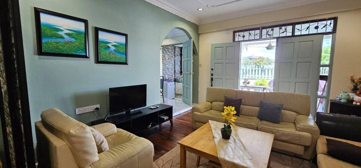 Miri House | 200 m² House ∙ 4 bedrooms ∙ 10 guests