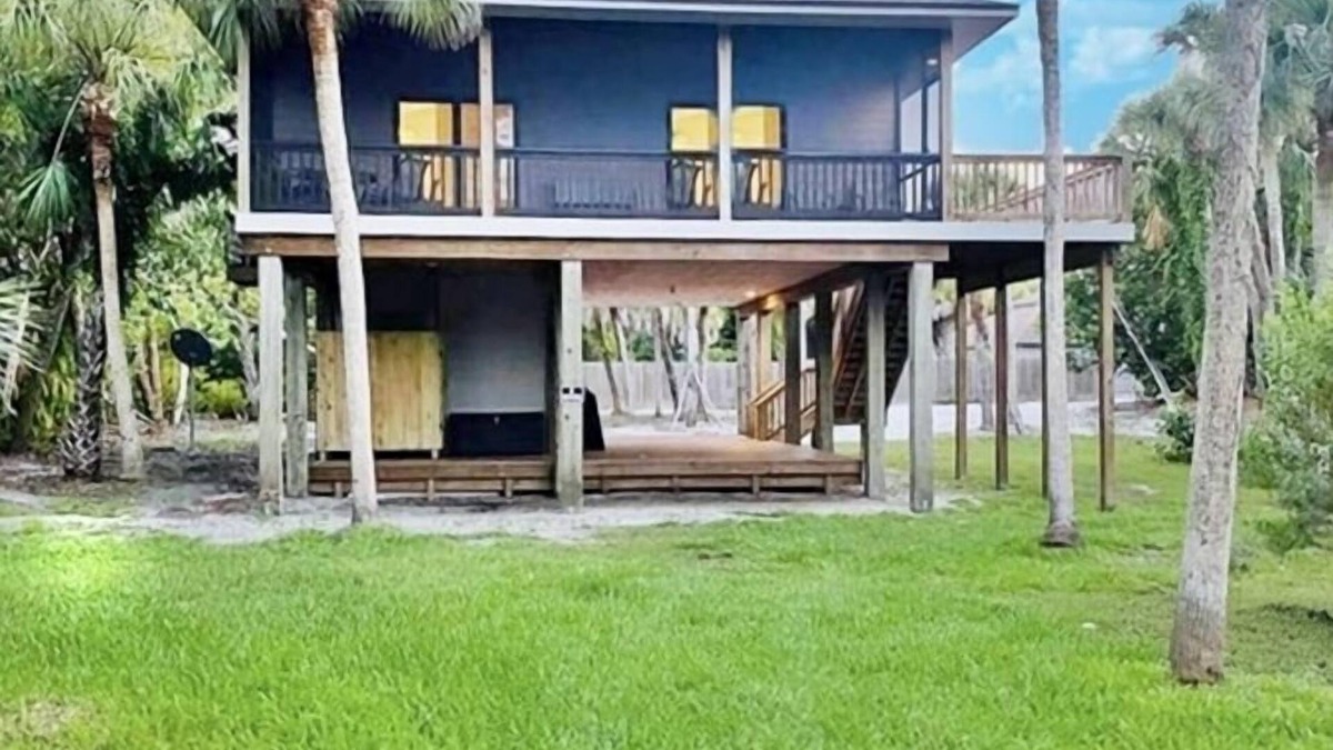 Safety Harbor Club House | My Sea Shack~ 1 minute to beach, SH Club access, golf cart