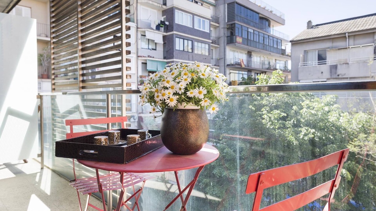 Sant Gervasi Apartment | My Space Barcelona 16 Apart. has 94 people and optional parking in Barcelona