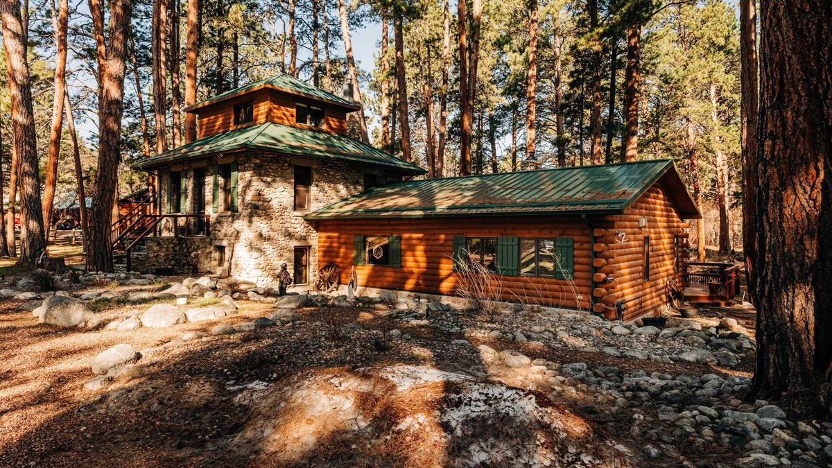 Saddlestring House | My Story | King Bed - Peaceful Cabin Retreat in Story, WY