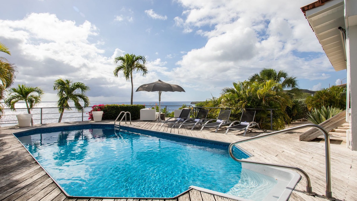 Bisento Villa | My Sunny Place; private villa with gorgeous 180 degrees ocean view & pool
