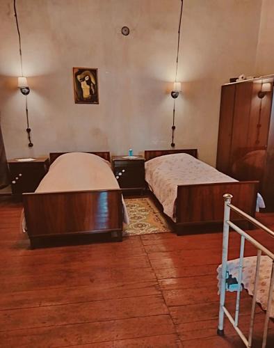 Velistsʼikhe House | Mya's Local homestead