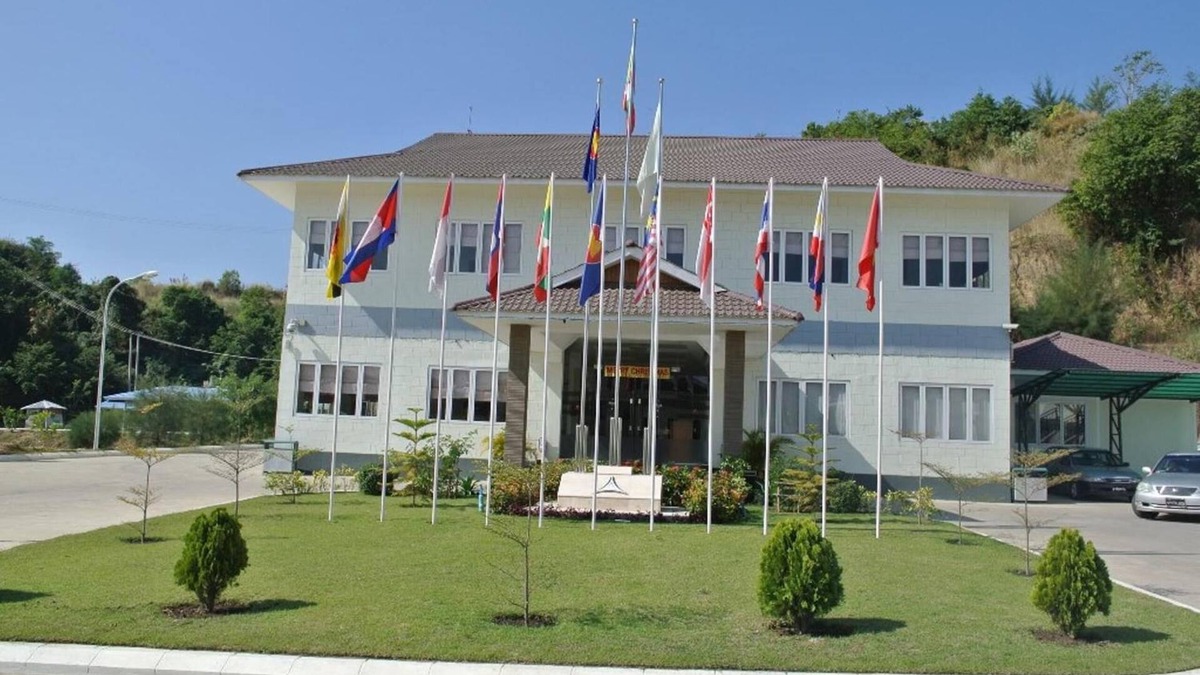 Oattara Thiri Township Hotel | Myat Thinzar Hotel