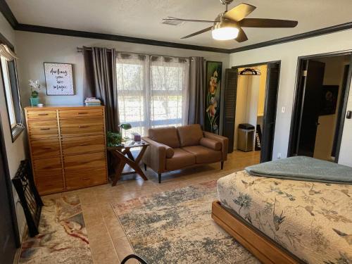 Cornville Apartment | MyGreenAcres Studio 1BA Near Sedona in Wine country