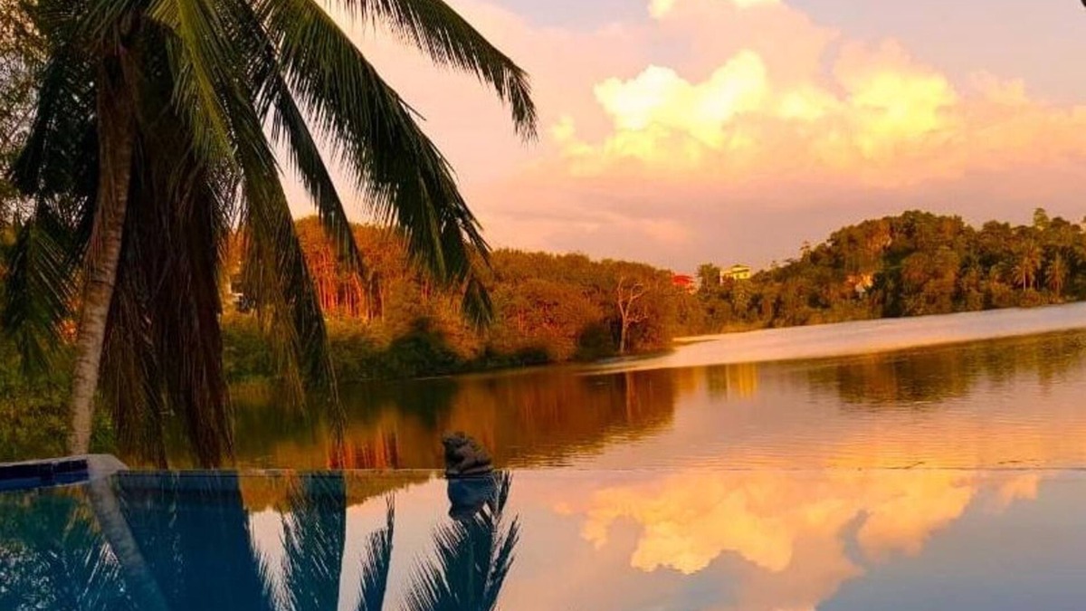 Moratuwa House | MyH-LAKE FRONT Pvt Villa with staff, FREE Breakfast, Near City