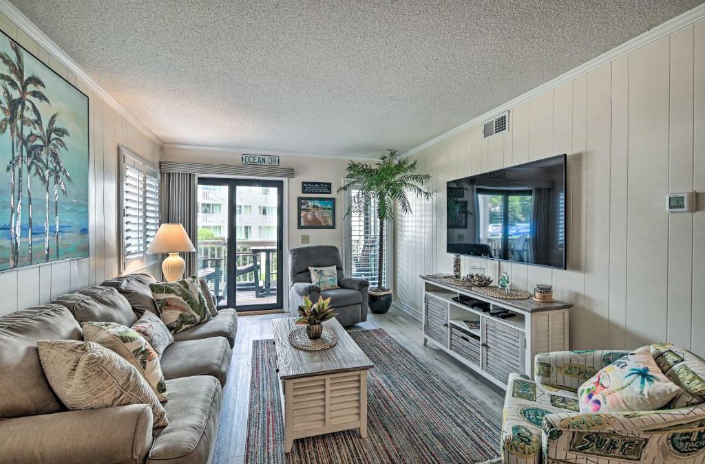 Myrtle Beach Apartment | Myrtle Beach Condo with On-Site Pool and Beach Access