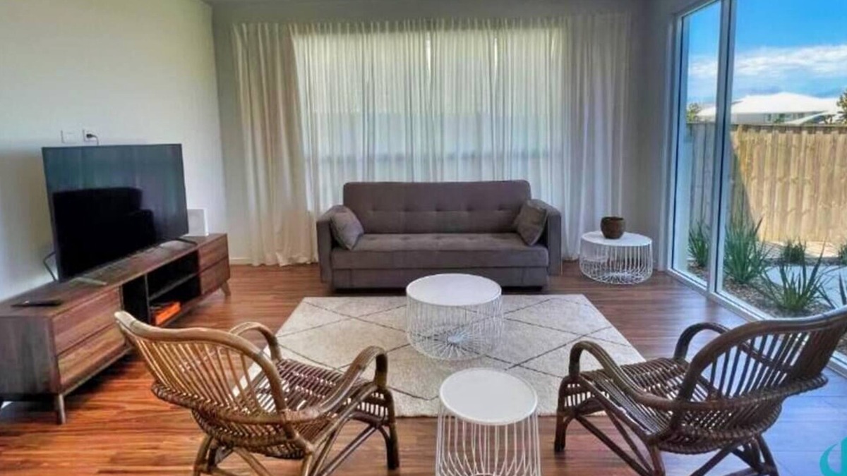 Catherine Hill Bay House | Mysig by the Bay - Modern home short walk to beach