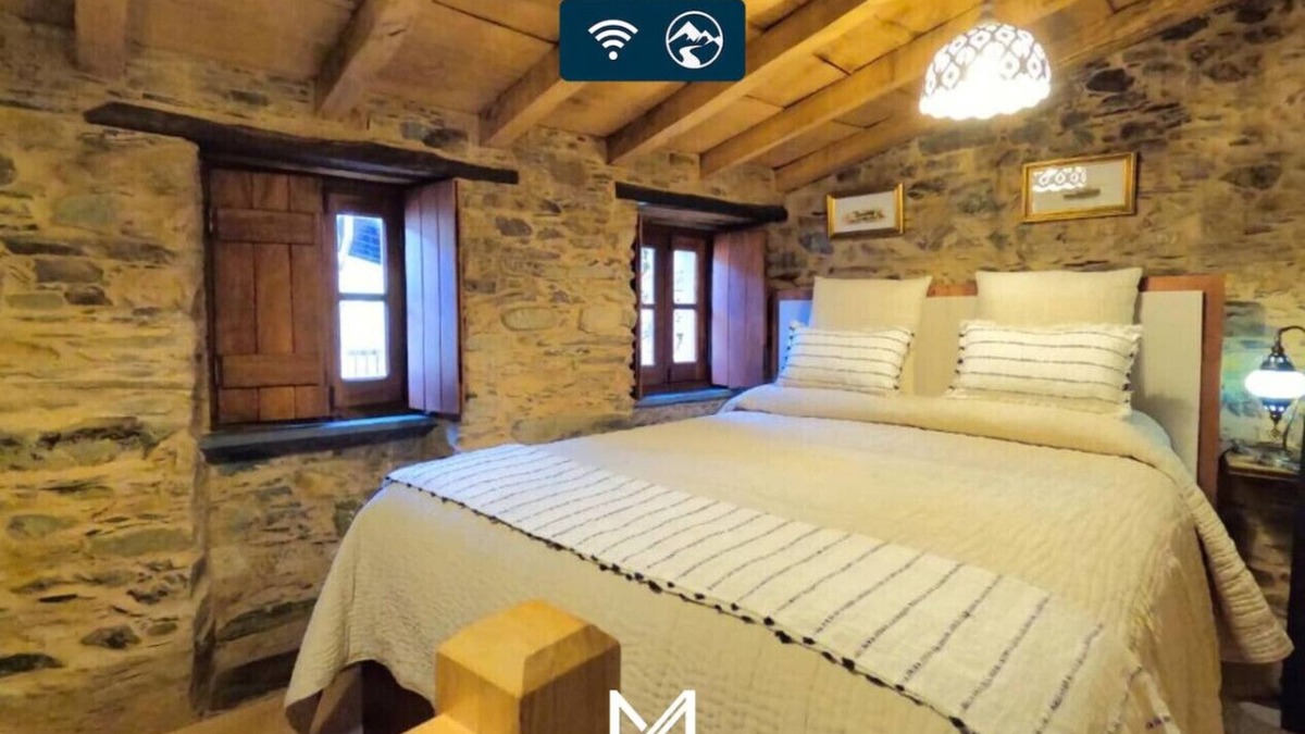 Lousa House | MyStay - Casa do Talasnal by Refúgio ao Luar