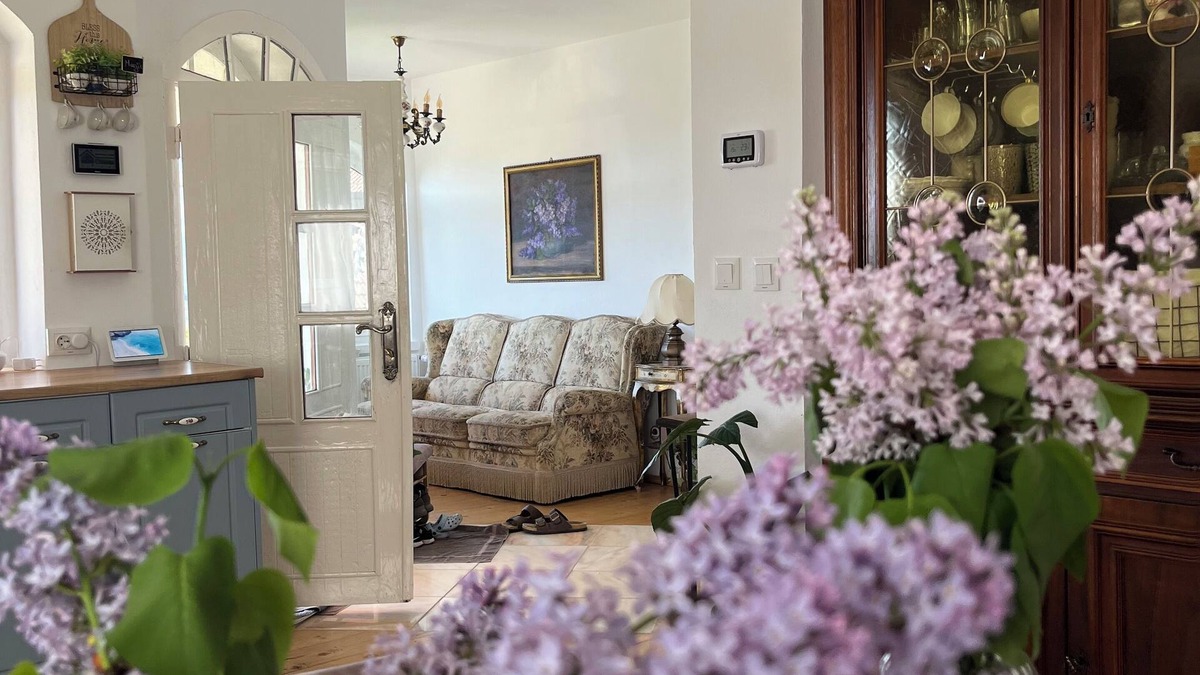Varfurile House | Mystic Twistic – A Hidden Countryside Gem Surrounded by Hills & Orchards