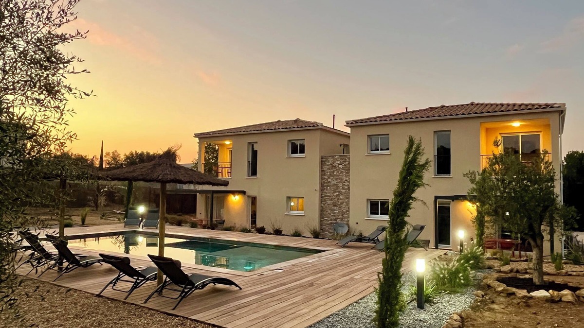 Sagries Apartment | N°2 Le Clos de l'Oliveraie - Terrace - Ground floor - 2 beds, Le Clos de l'Oliveraie Appt 2