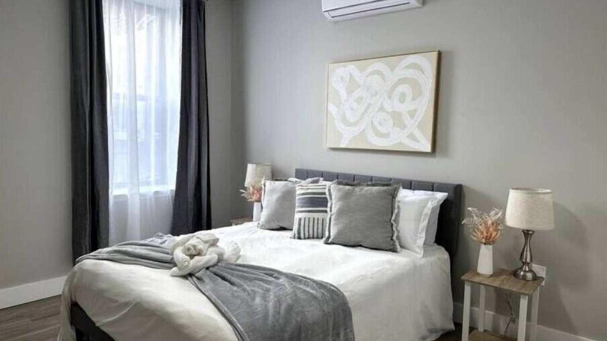 Albany Apartment | N E W Spacious Prime DT 1 Bedroom Apt w Office