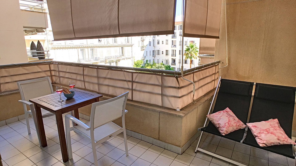 Carre d'Or Apartment | N&J - PALAIS MEDITERRANEE TERRASSE - Close sea