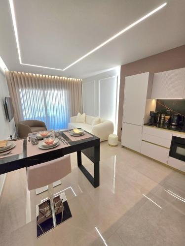 Dafni-Ymittos Apartment | N K Suite Design Comfort Lycabettus view