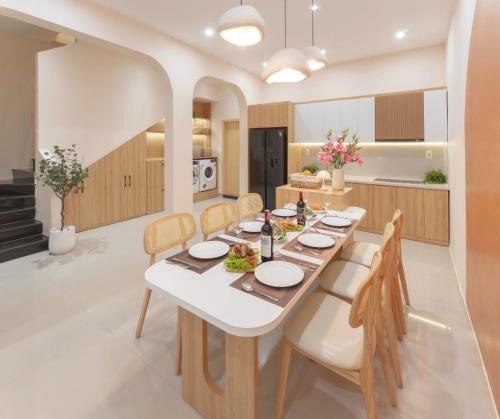 Ngu Hanh Son Villa | N&N Modern House-3BRs-Mini Golf-Bida-5mins walk to My Khe Beach