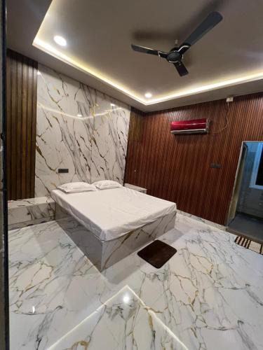 Warangal Hotel | N R GUEST ROOMs