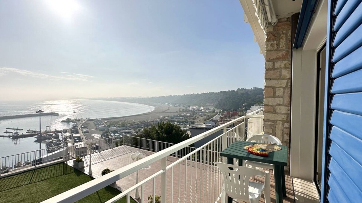Numana Apartment | N019 - Numana, prestigious four-room apartment with sea view