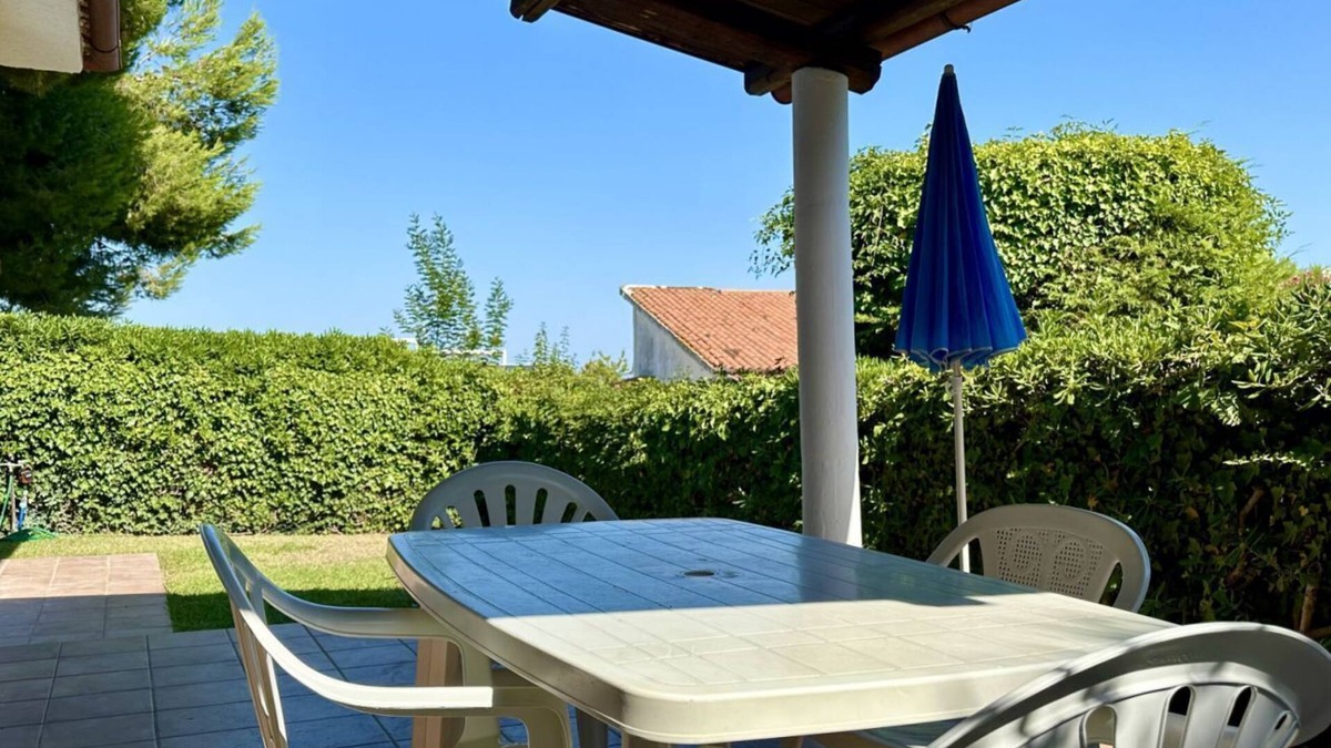 Villaggio Taunus Apartment | N081 - Numana, villa with garden