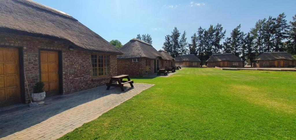 Hartswater Bed & Breakfast | N18 Chalets