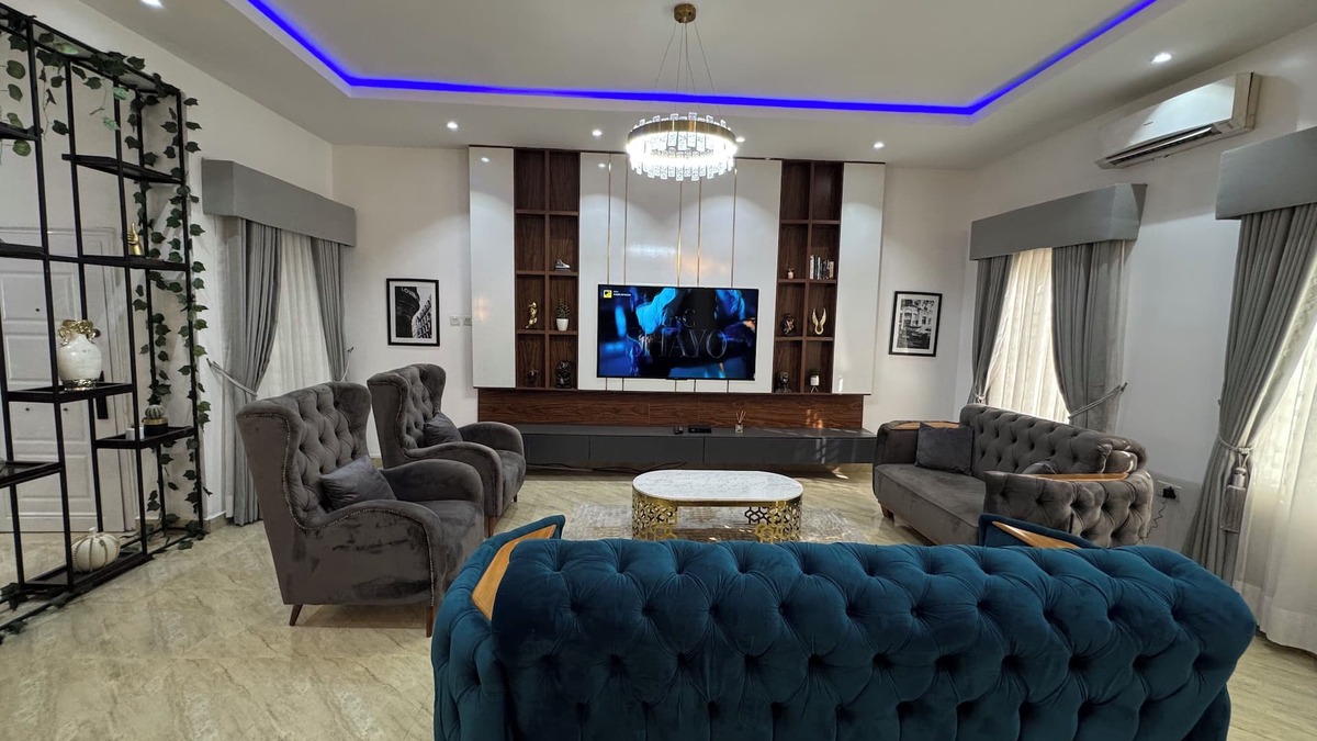 Lekki Phase 1 Apartment | n3bd waterfront, Rooftops Apartment on Admiralty Lekki-ikoyi w/Pool&Gym