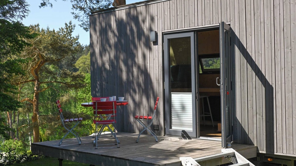 Salem House | Nachhaltig & Klimaneutral Übernachten im Green Tiny House Pioneer mit Seeblick