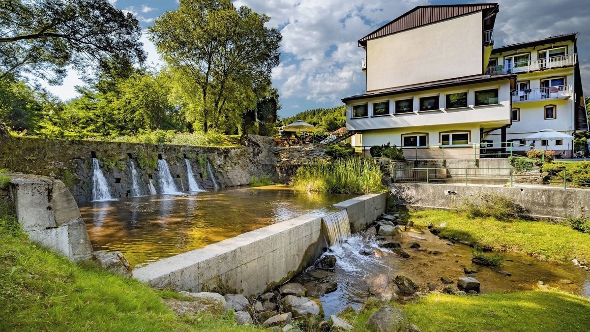 Miedzybrodzie Bialskie Resort | Nad Wodospadem Sp. z o.o