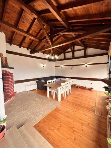 Pavel Banya House | Nadejda Guest House in Tyzha