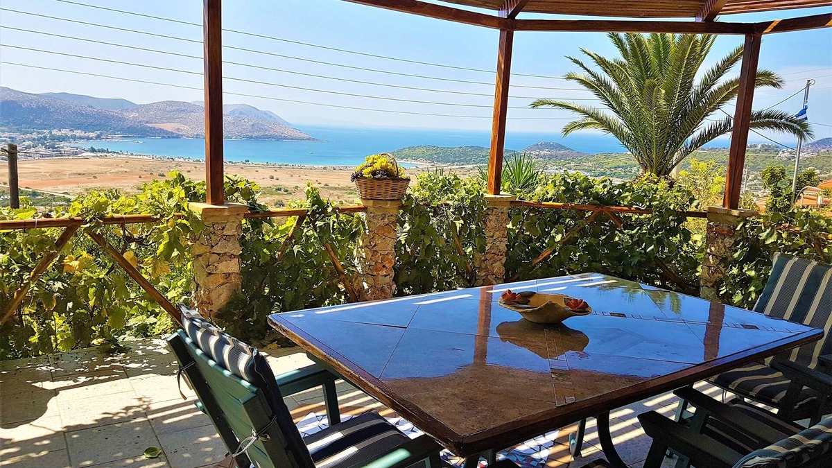 Anavyssos Villa | Nadia's Traditional Greek house